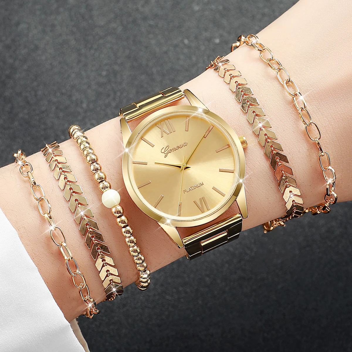 6PCS Women\'s Watch Fashion Gold Steel Band Quartz Watches Bracelets Set（Without Box）