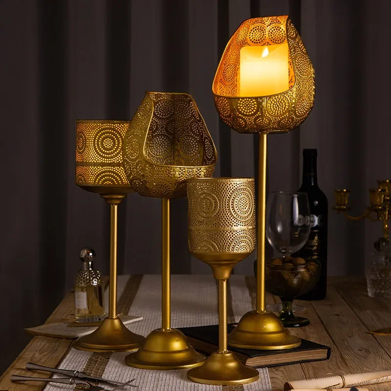 European vintage iron wrought vintage high-end candle holder ornament, home Christmas French romantic candlelight dinner candle