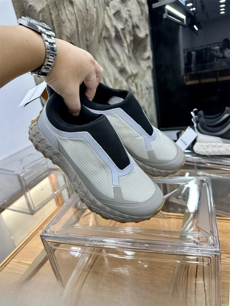 

Comfortable Outdoor Running Shoes Men's Lightweight Autumn Winter Low Cut Casual Shoes Breathable Upgraded Version