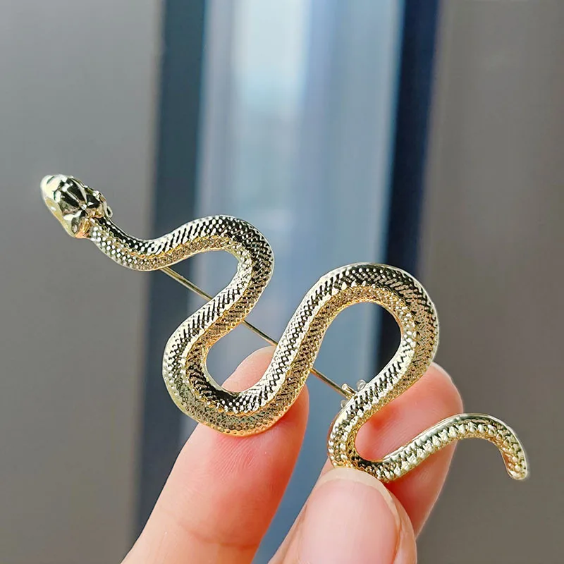 Gold Color Artificial Snake Brooch Women Men Personality Vintage Animal Python Badge Pin Coat Decorative Breastpin Jewelry Gift