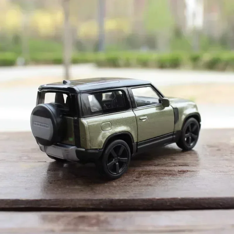 WELLY 1:36 2020 Land Rover DefenderจําลองรถDiecastโลหะรุ่นรถเด็กของเล่นของขวัญ
