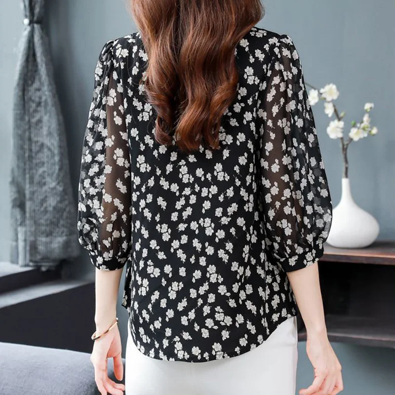 Prairie Chic Chiffon T-Shirt Women\'s Summer Fragmented Flowers Printed Three Quarter Sleeve Black Versatile Loose Pullover Tops