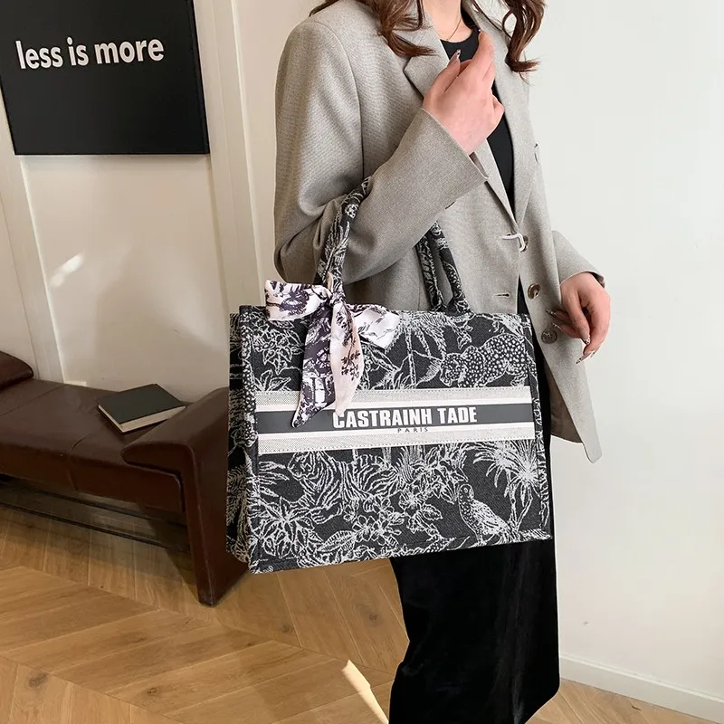 

Women's Casual Must-Have, Premium Handbag with Versatile Compartments, Portable Duffel for Gym