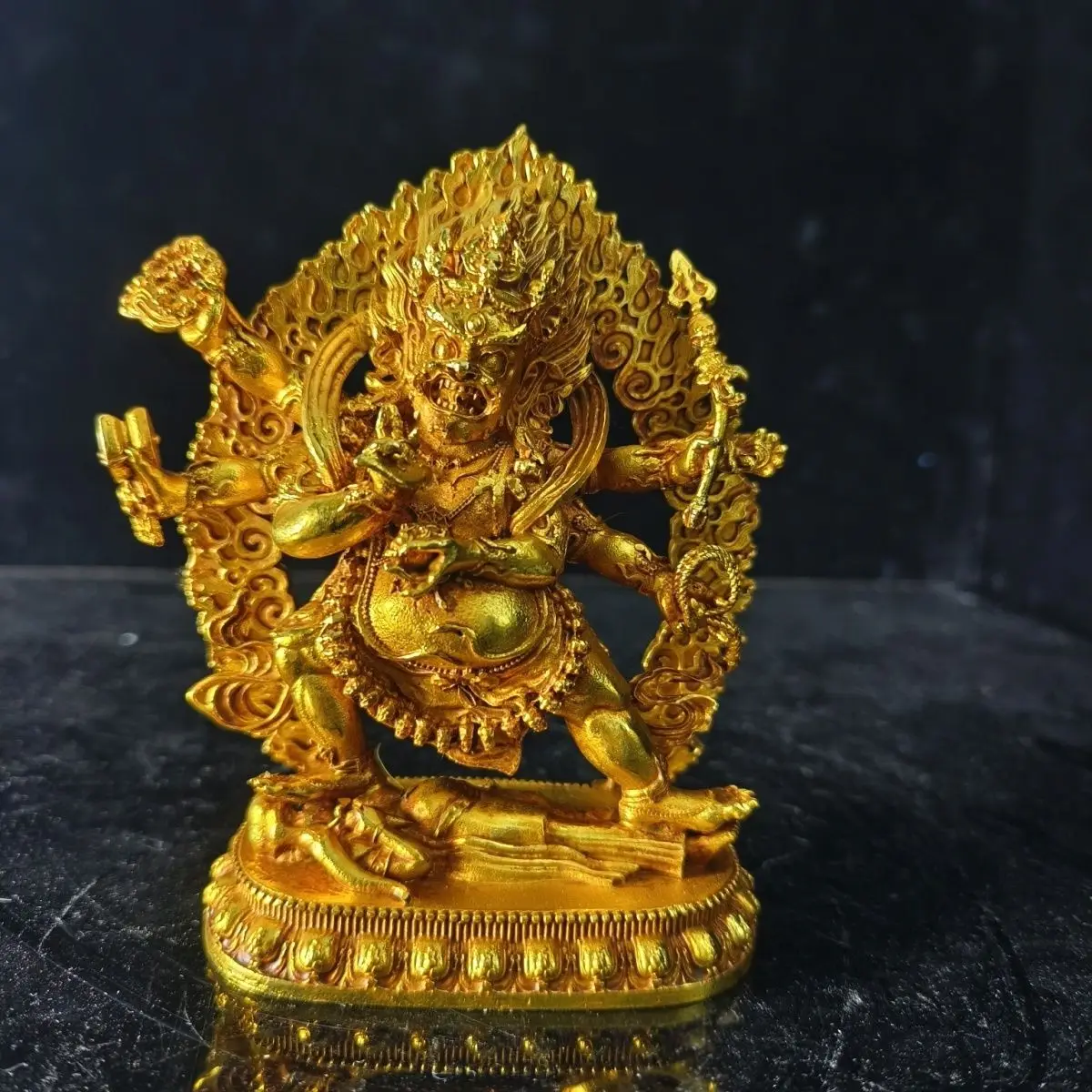 Six‑Armed Mahakala Statue Tibetan Dharma Protector Ornament Decoration Tea Pet Figurines Desk Decor Accessories
