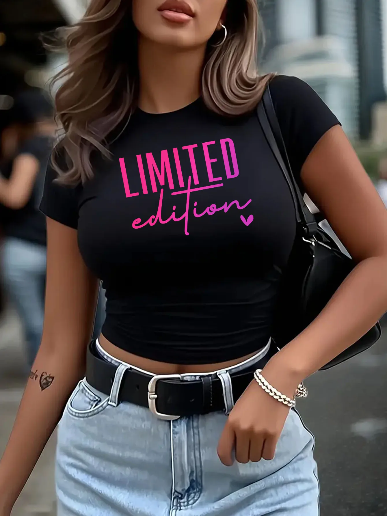 Women's Sexy Letter Pattern Printed Round Neck Short Cropped T Shirt Casual Athletic Short Sleeve Crop Tops Graphic Clothes 90s