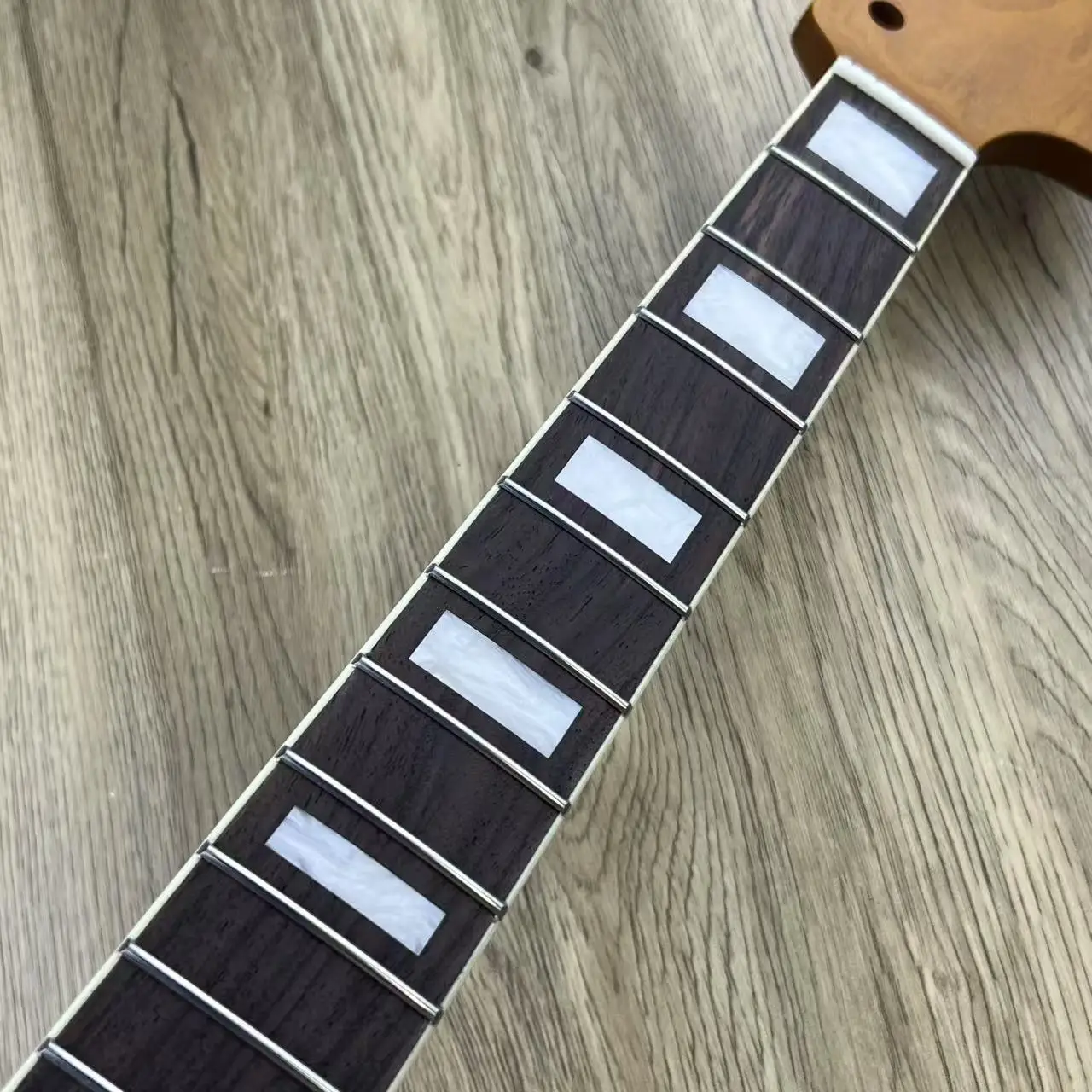 Grilled Maple JAG-Style Guitar Neck 22F Wrapped Edge Design Roasted Maple Smooth Playability for 610 Guitar