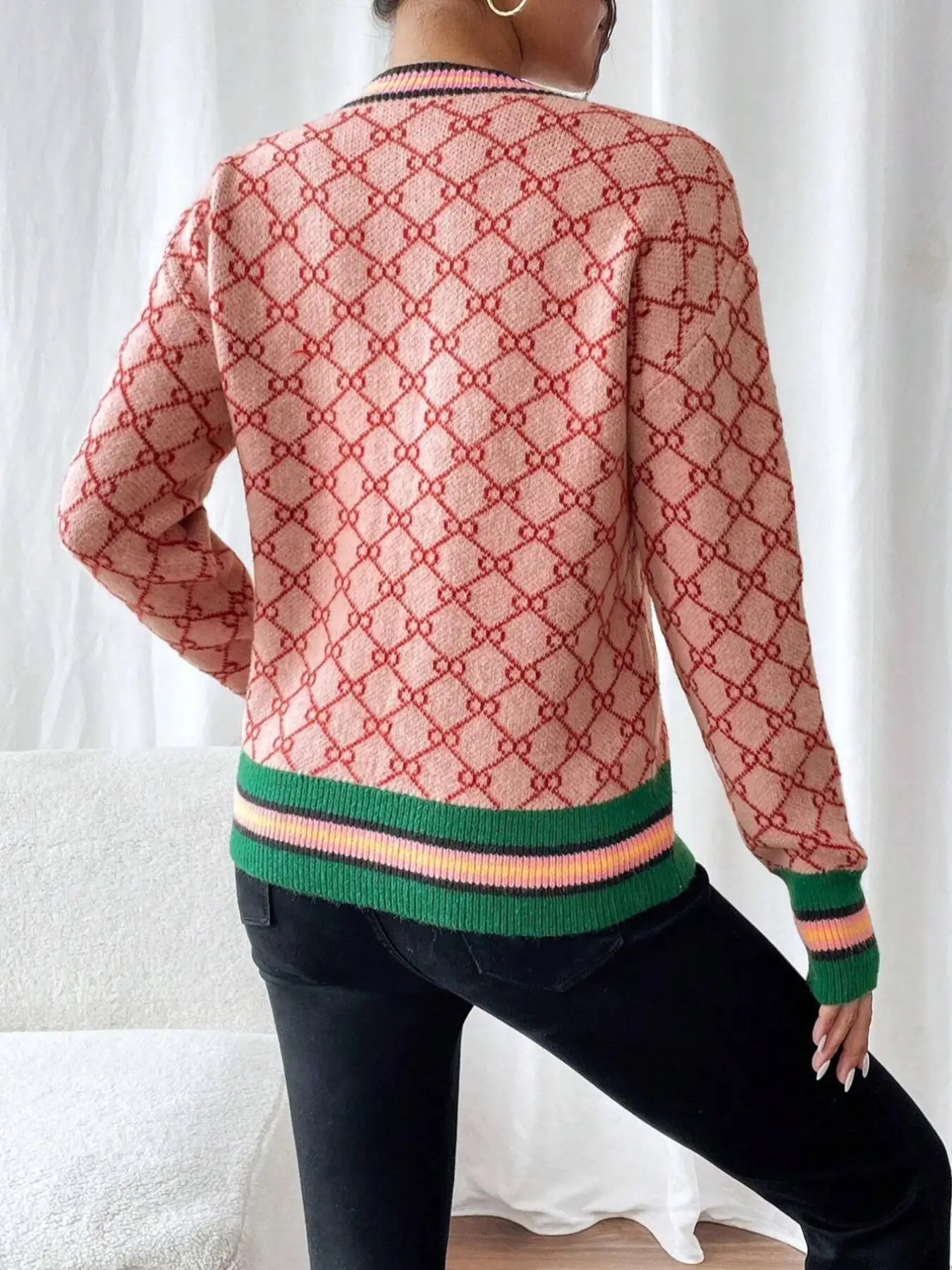 NEW AUTUMN AND WINTER KNITTED SWEATER WITH DIAMOND PRINT COLOR BLOCKING DESIGN, FASHIONABLE TEMPERAMENT CASUAL KNIT SWEATER