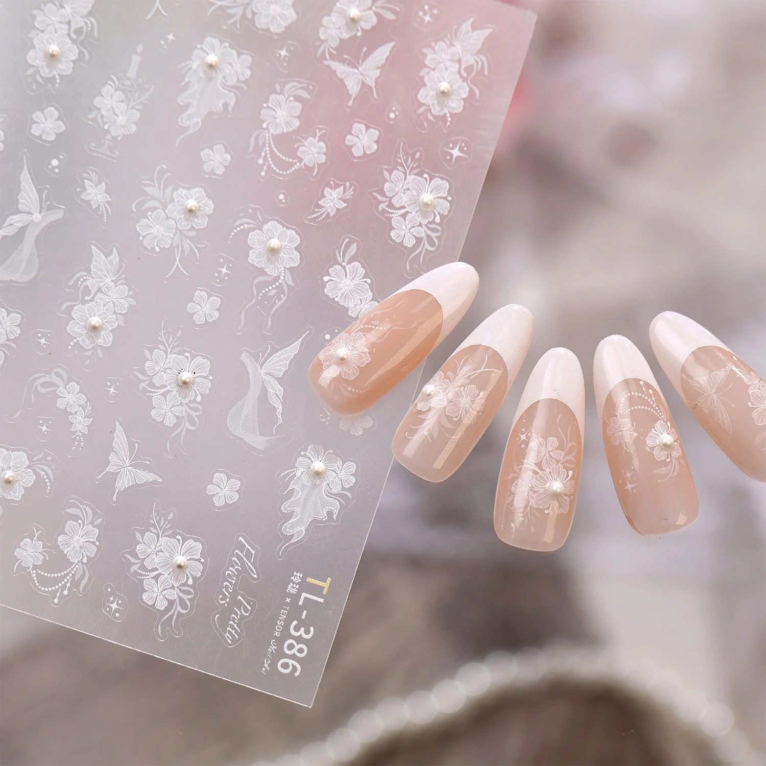Perlen-Fee Blumen 5D Weiße Blüten Perlen-Elfenflügel Gedrehte Ranken Hübsche Blumen Nagelaufkleber Selbstklebende Nagelsticker Maniküre