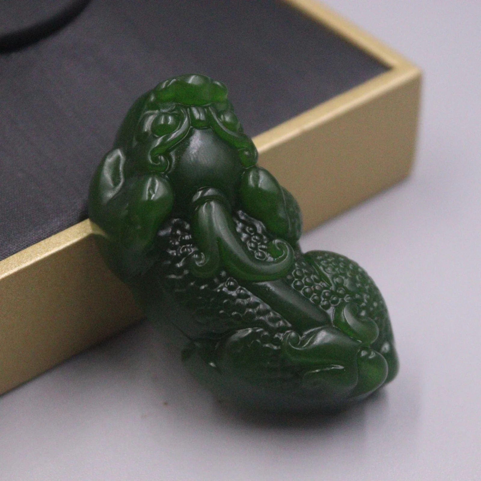 

Natural Jade Jasper Men Women Best Gift Bless Lucky Rich Carved Dragon Pixiu Pendant