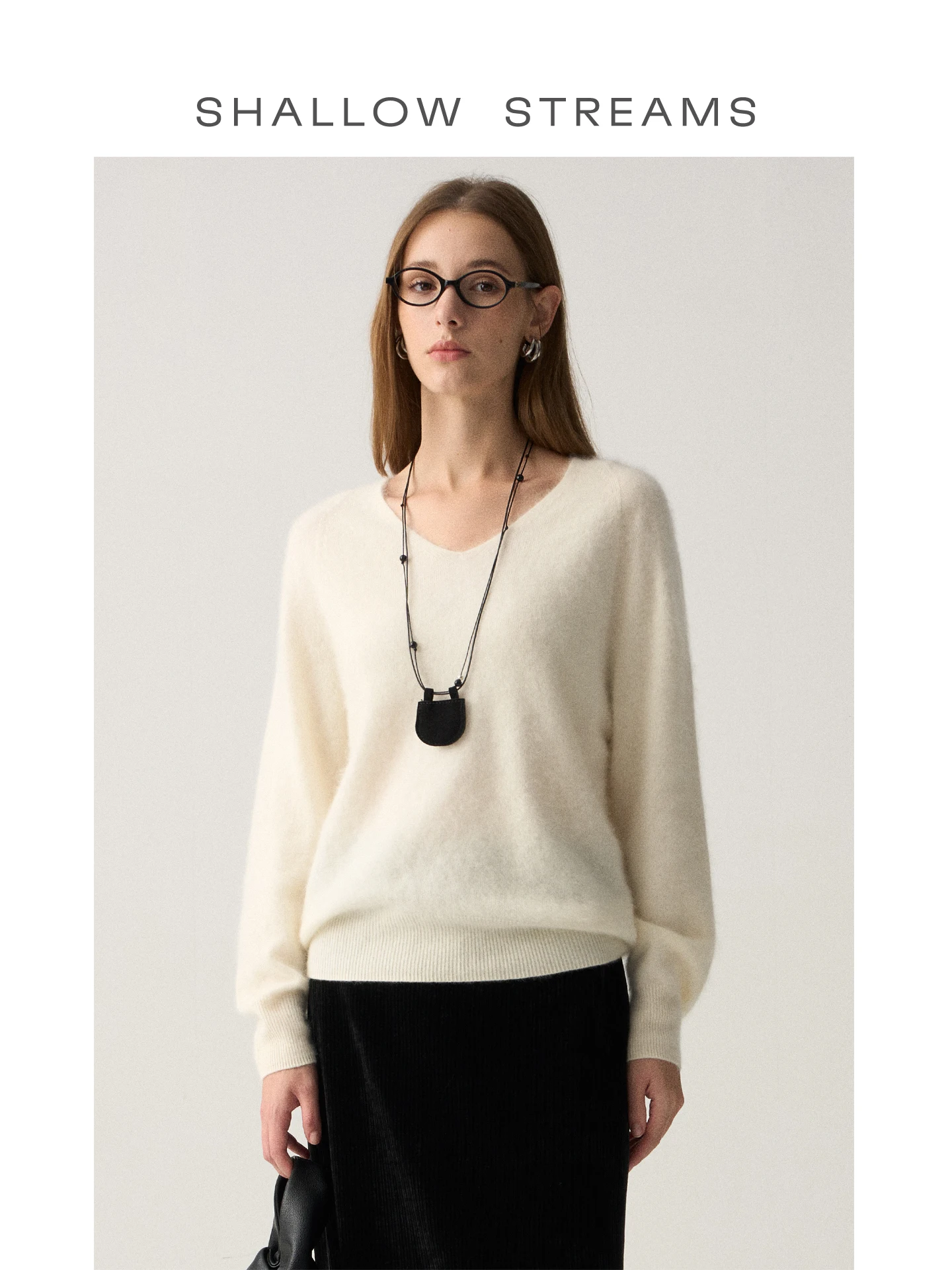 

Soft Seamless One-Piece White Cashmere Sweater Base Layer Shirt Pear Turbulence Sea Clouds Free Woolen Knittedwear