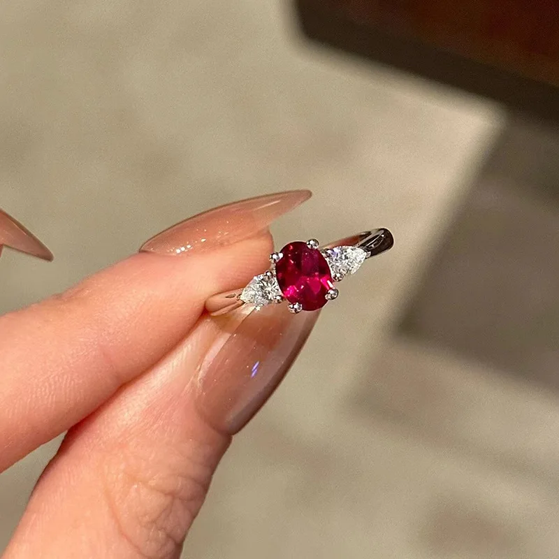 New 100% S925 Silver Simulation Pigeon Blood Red 6 * 8mm Elliptical Red Corundum Fashion Versatile Ring Wedding Jewelry