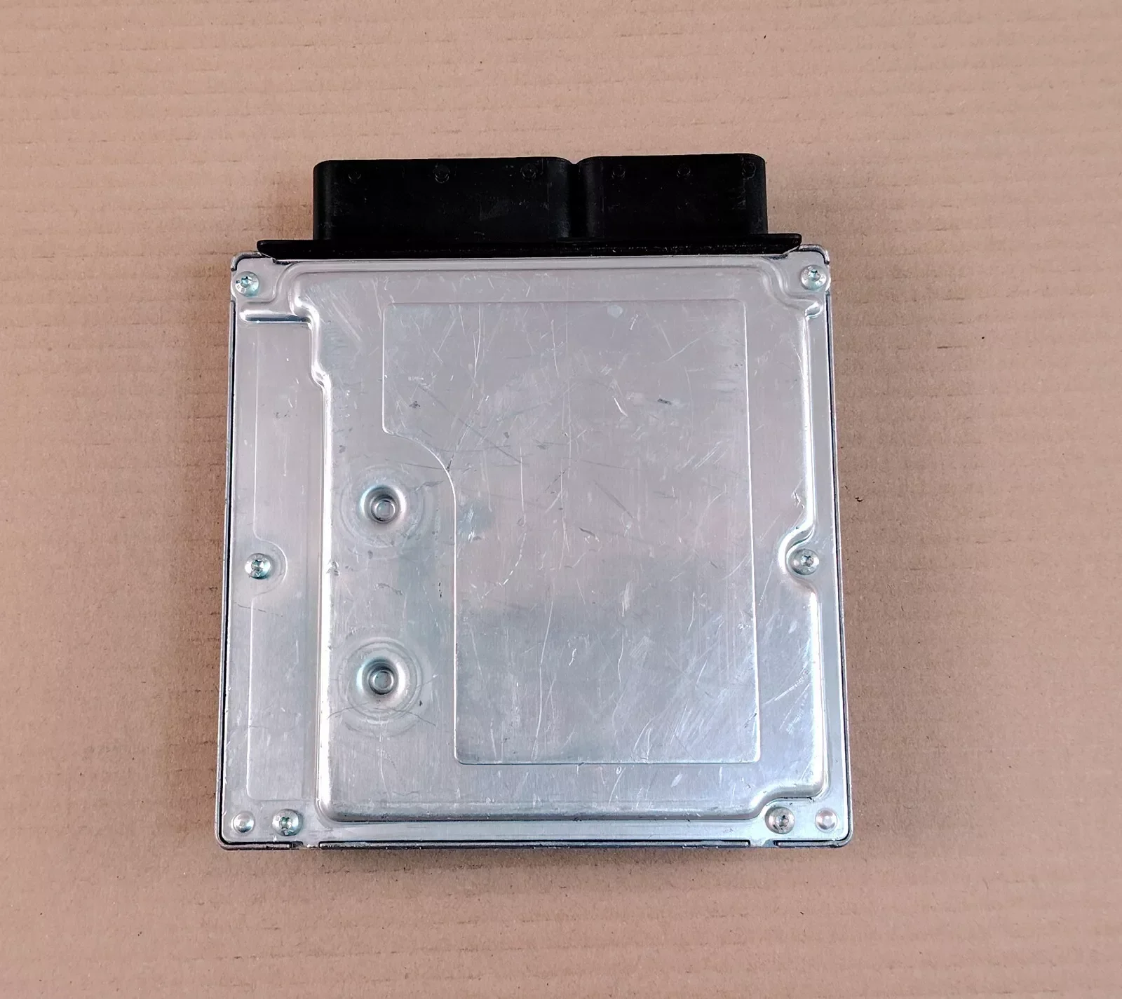 لوحدة التحكم في المحرك E87 E90 120i 320i N46 ECU 0261208582   دي إم إي 7552176   01