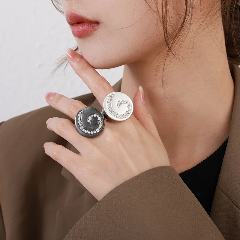 New  special ring, European and American geometric versatile brushed fashion trend high-end metal ring