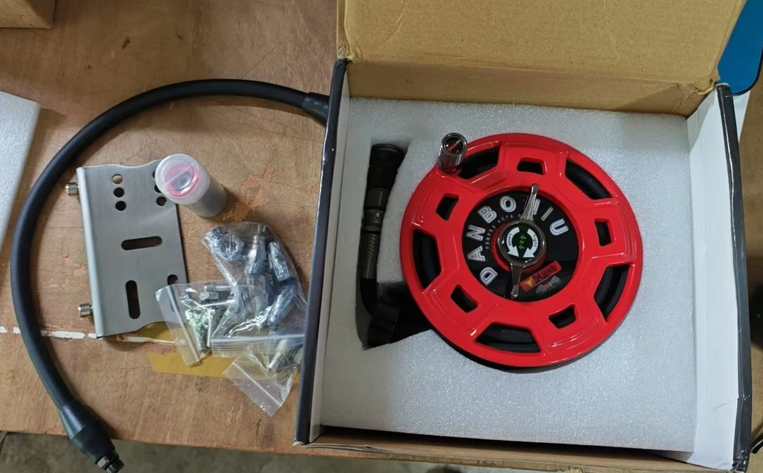 All-Terrain Retractable Air Pump Hose Reel Portable Heavy-Duty Compressor System for Road Trucks Trailers Workshop Use