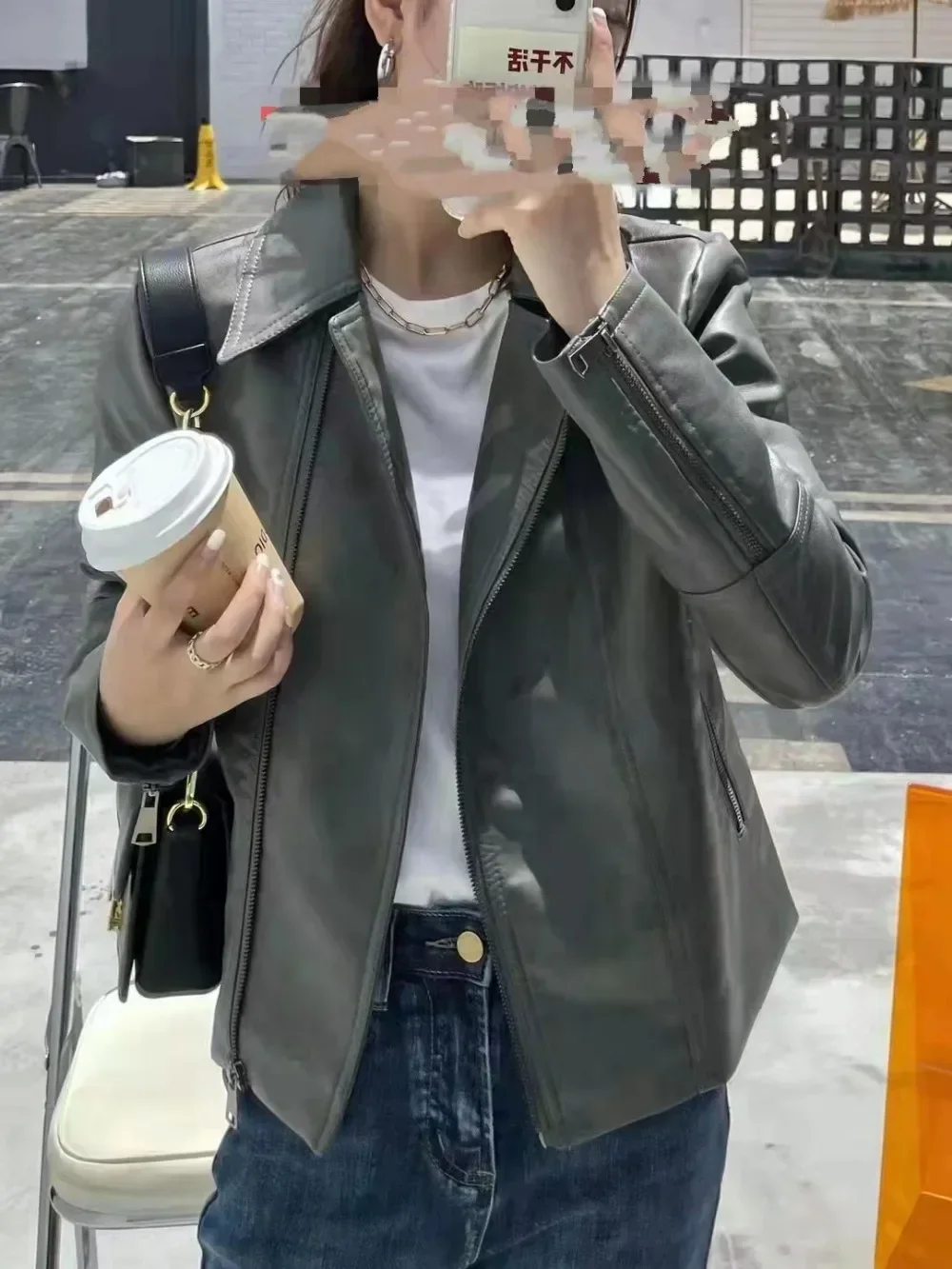 Cappotto da donna in pelle artificiale Pu corto 2025 Primavera e autunno Nuova giacca con risvolto da motociclista bella vestibilità slim popolare High Street