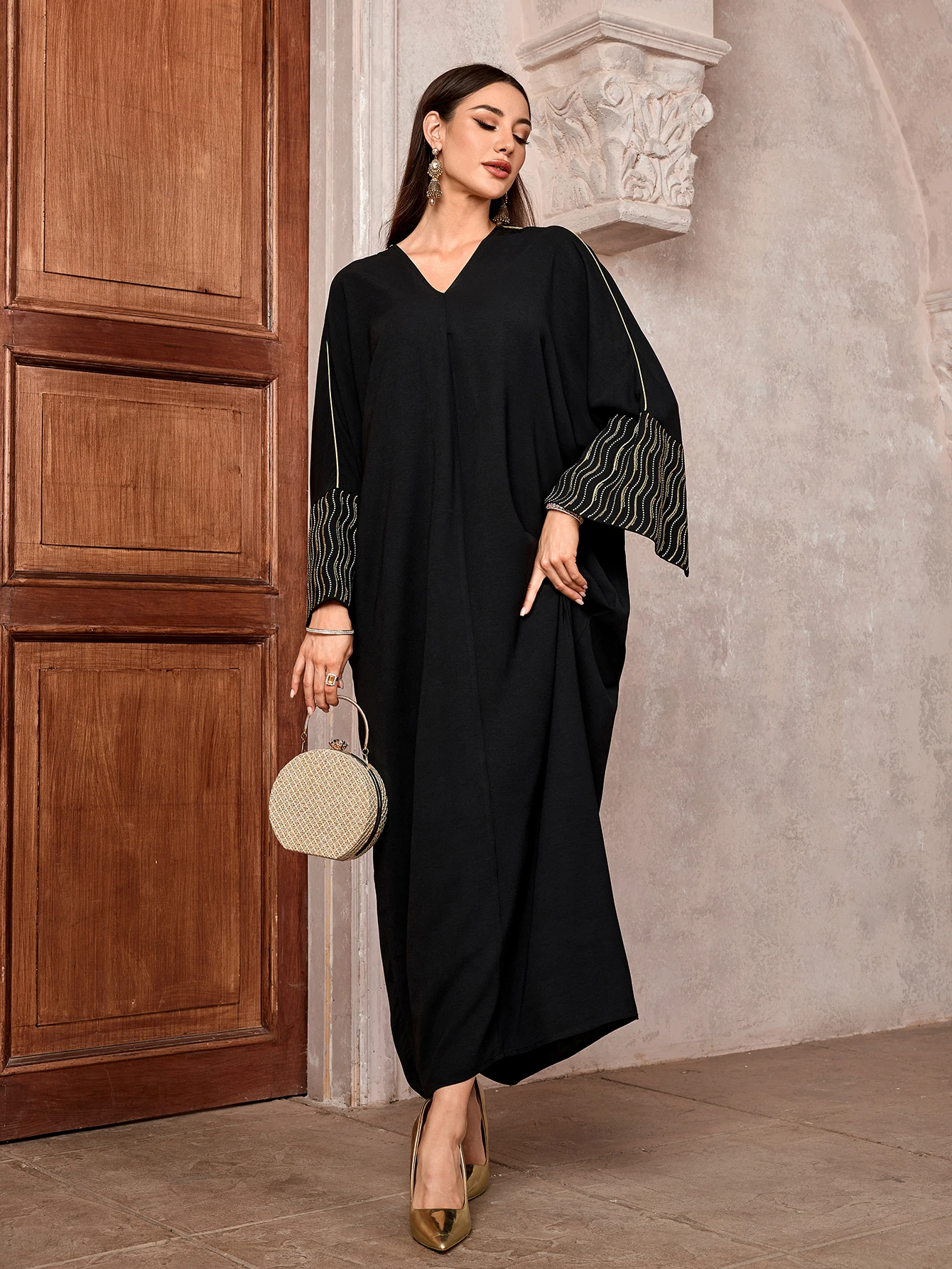 Eid Abaya Muslim Party Long Dress V-Neck Embroidery Abayas for Women Dubai Luxury Turkey Islamic Clothing Kaftan Hijab Robe