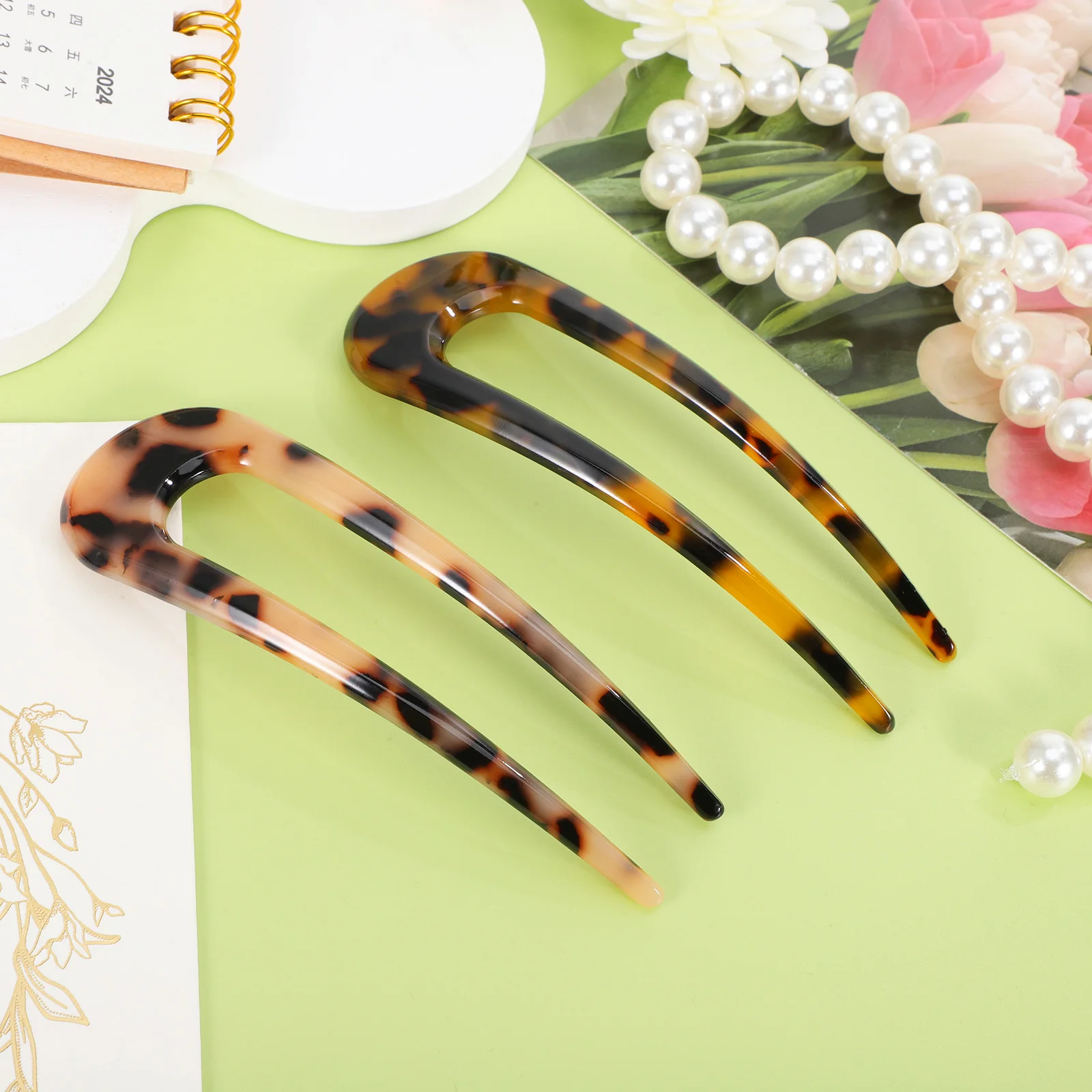 

2Pcs U-Shaped Pins Vintage Hairstyle Accessories Practical Hair Stick for Women Wedding Party Banquet Glossy Color Design Hair