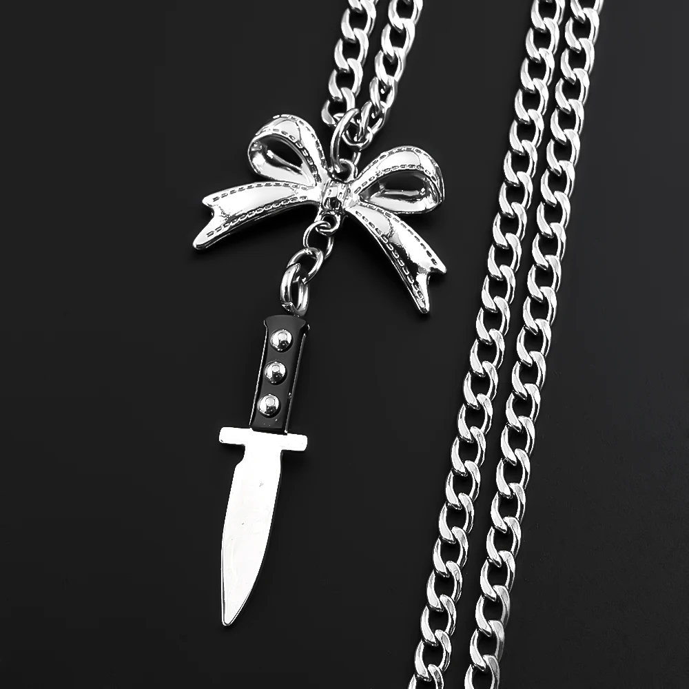 Nieten-Creolen mit Schleife und Rasierklingen-Design, Gothic Punk Hängeohrringe aus Edelstahl, Edgy Style für E-Girls, Femboys, Rapper, Hip-Hop Schmuck – Detail 5