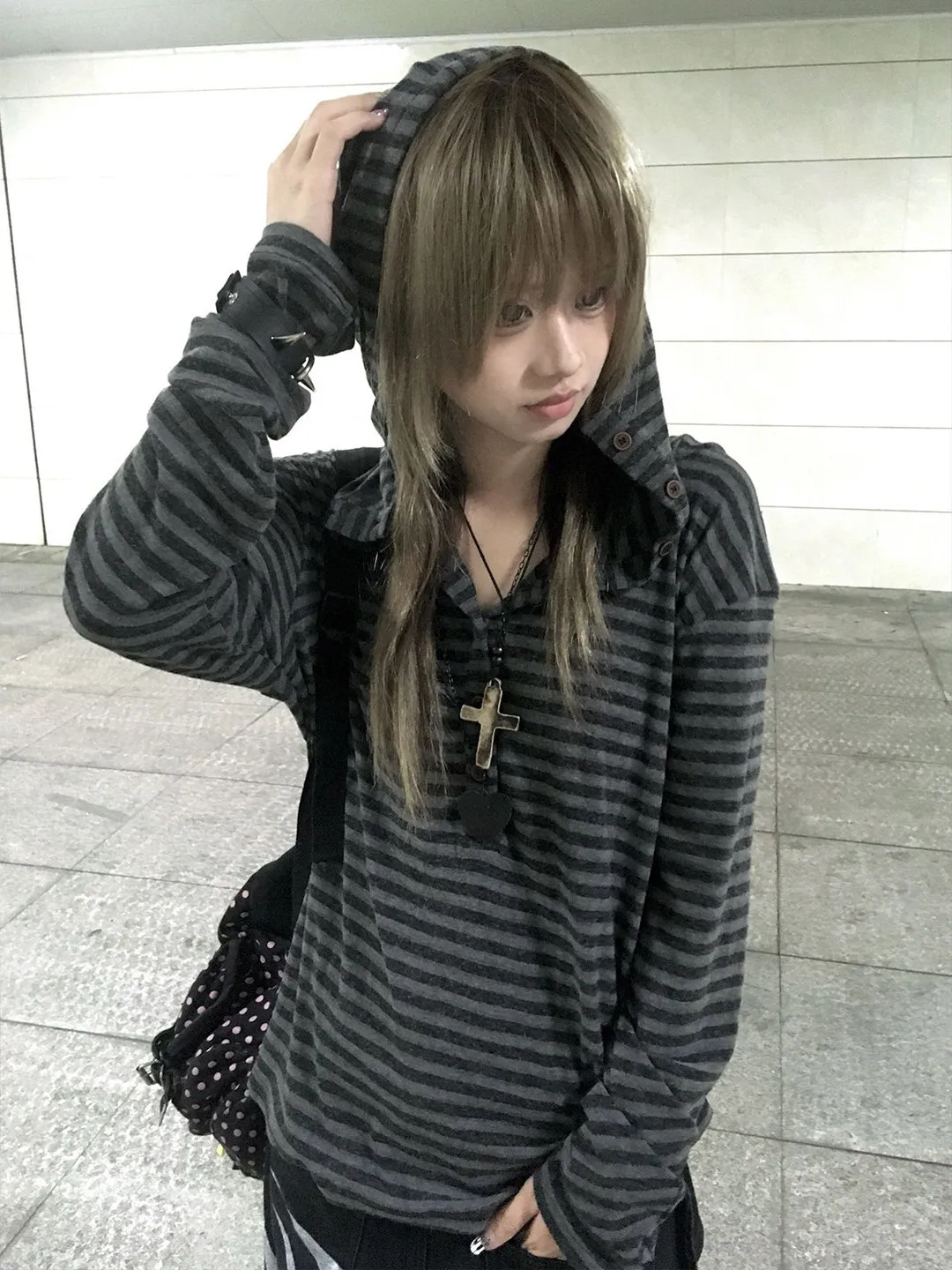 Y2K Subculture Hooded Long Sleeve T-Shirt Women's Autumn Winter New Style Early Black Grey Stripe Shoulder Top Inner Wear Bas...