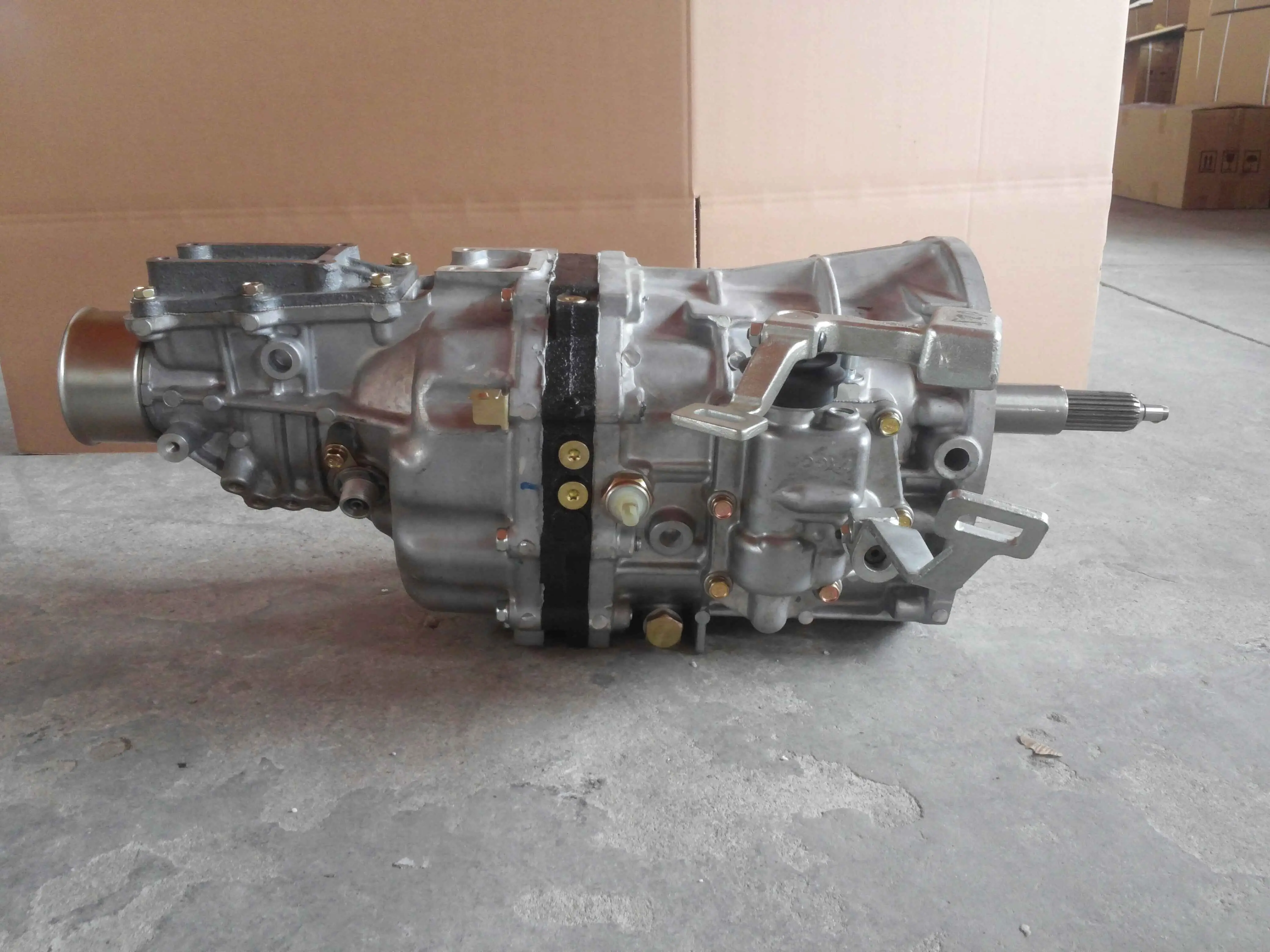 Japanese car HILUX Transmission Assembly Gearbox HIGH QUALITY 2KD  truck gearbox