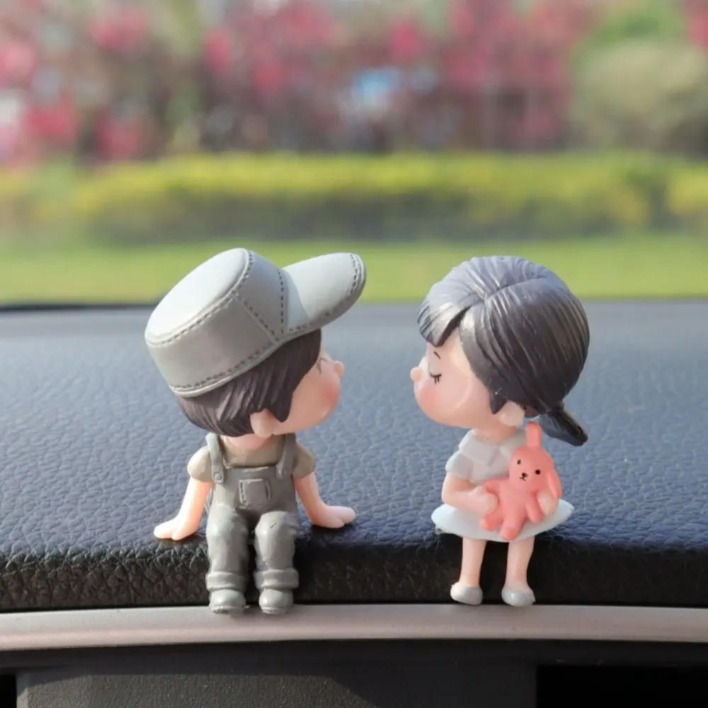 Pareja Abrazándose - Adorno De Porcelana Blanca | Figurita Romántica Para Decoración Del Hogar | Regalo De Boda O Aniversario | Estilo Moderno Y Elegante