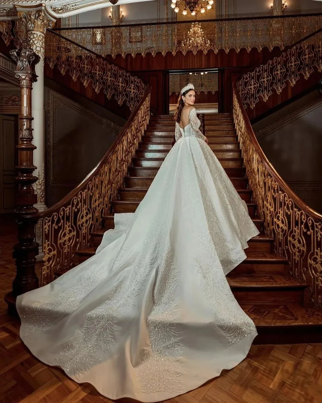 Vestido de novia clásico de encaje con lentejuelas para mujer, vestido de novia de manga larga, falda de cuello redondo, vestidos de tren de corte