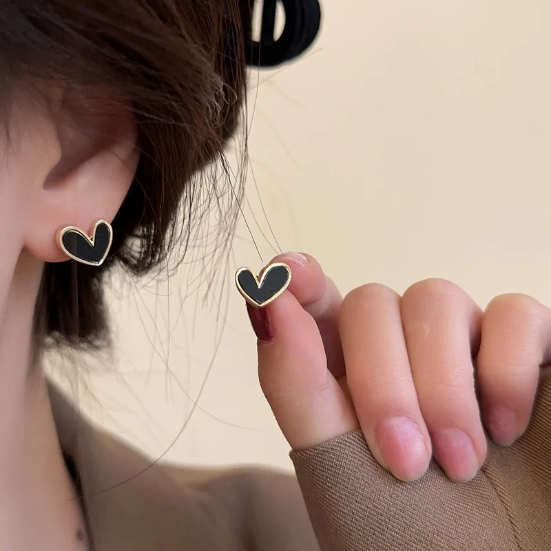 Korean Style Simple Small Black Heart Stud Earrings For Women Cute Love Heart Shape Earring Party Wedding Jewelry Gifts