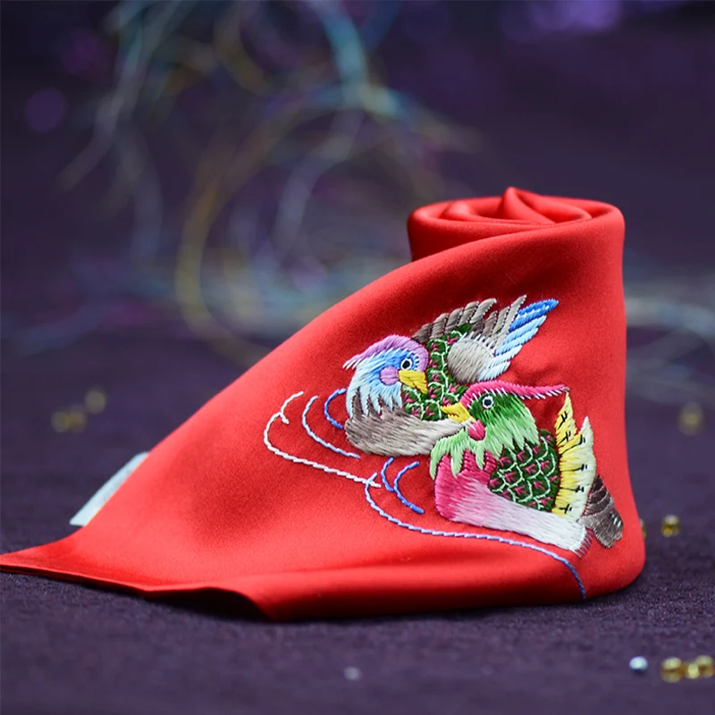 

Xiuzhuang Self sold 2023 New Handmade Embroidered Double layered Silk Red Handkerchief Wedding Ancient Style Silk Happy Handkerc