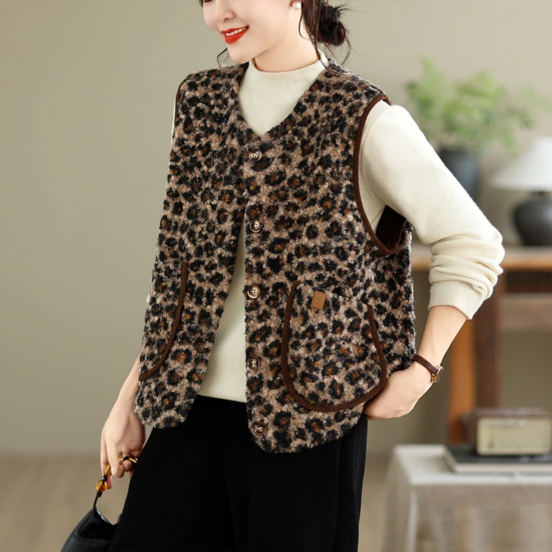 Retro Design Short Women's Vest Autumn Winter New Style Warmth Faux Lamb Fur Jacket Button up Top Commute Style Polyester Fiber
