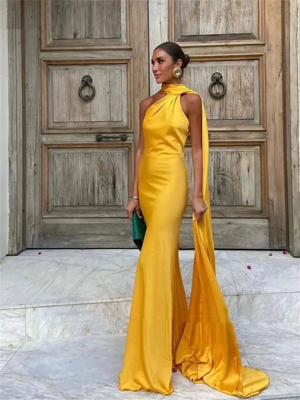 Sansa Golden Satin فساتين السهرة Mermaid Sleeveless Vestidos De Noche Floor-Length Elegant Backless Long Shawl Prom Dresses 2024