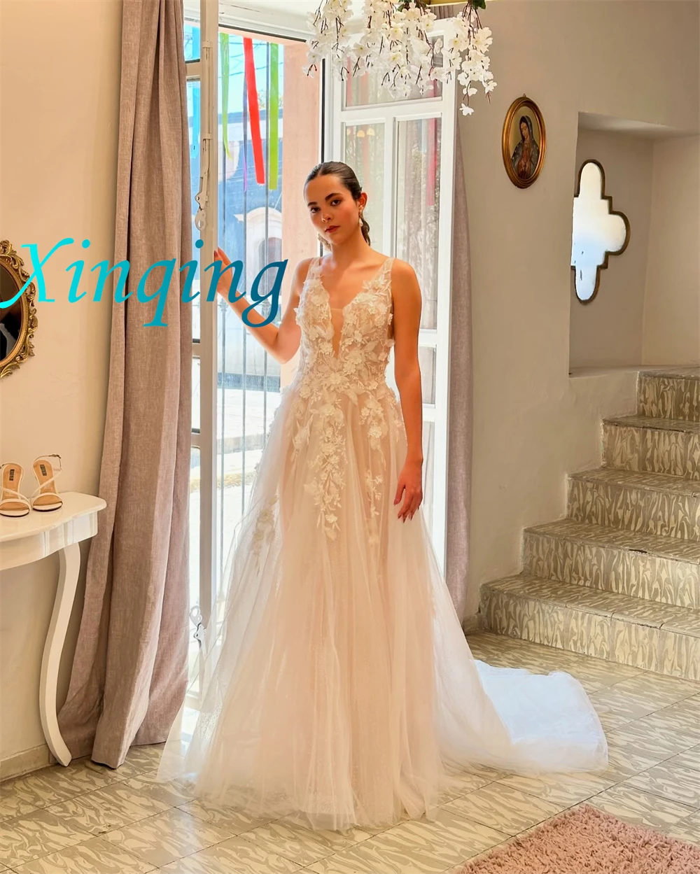 맞춤 제작된 모던 웨딩드레스, 몽환적인 V넥, 고급스러운 클래식 백리스 오픈 백 드레스, 2025년 신부 가운