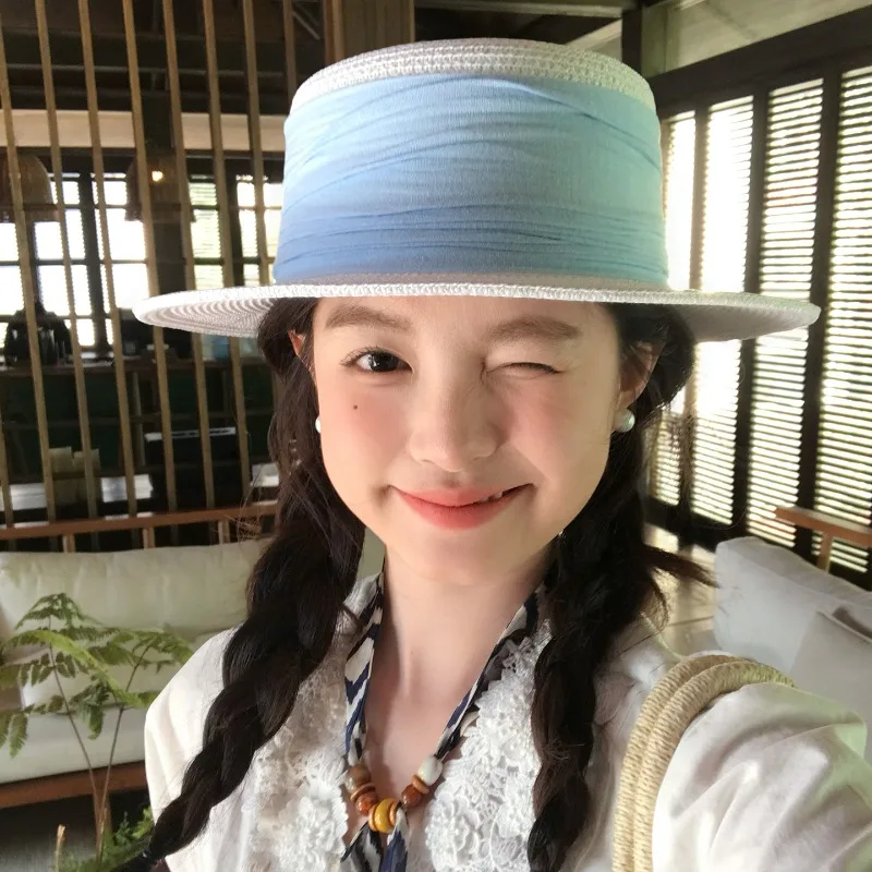 Women's Flat Top Sun Hat Beach Vacation UV Protection Elegant Hepburn Style Straw Hat Summer Resort Accessory