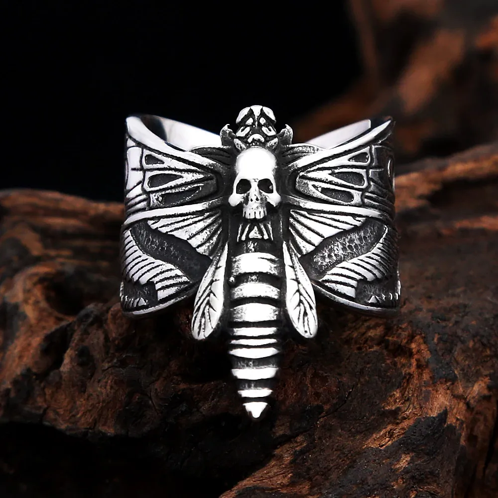 Retro Punk Skull Moth Stainless Steel Finger Ring Detailed Wing Carved Wide Band Ring Unisex Motorcycl Amulet Jewelry Gifts