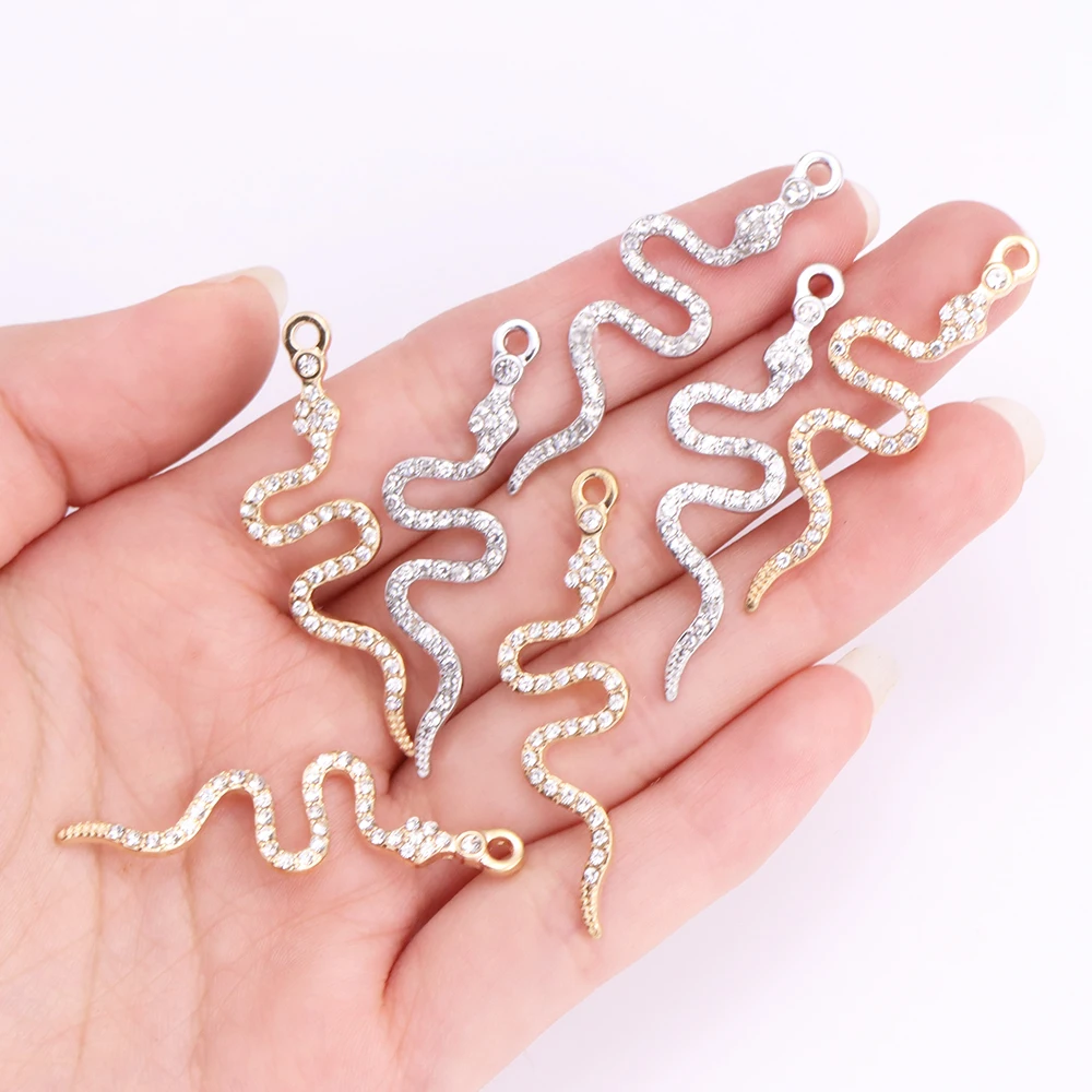 10 pz zircone color oro collane di serpente di lusso per le donne Vintage Punk serpente ciondolo gioielli che fanno accessori fai da te materiale