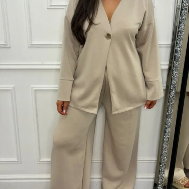 

Sexy V-neck Loose Top Wide Leg Pants Fashionable Hoodie Two-piece Set Autumn Winter Women's New Casual Long Sleeved Pants Set