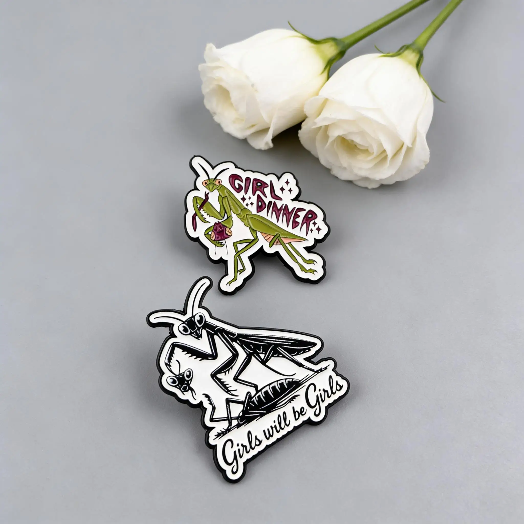 2pcs/set Mantis Enamel Pin Insect Brooches For Lapel Pins Badge on Backpack Cloths Accessories Fashion Jewelry Gifts for Friends