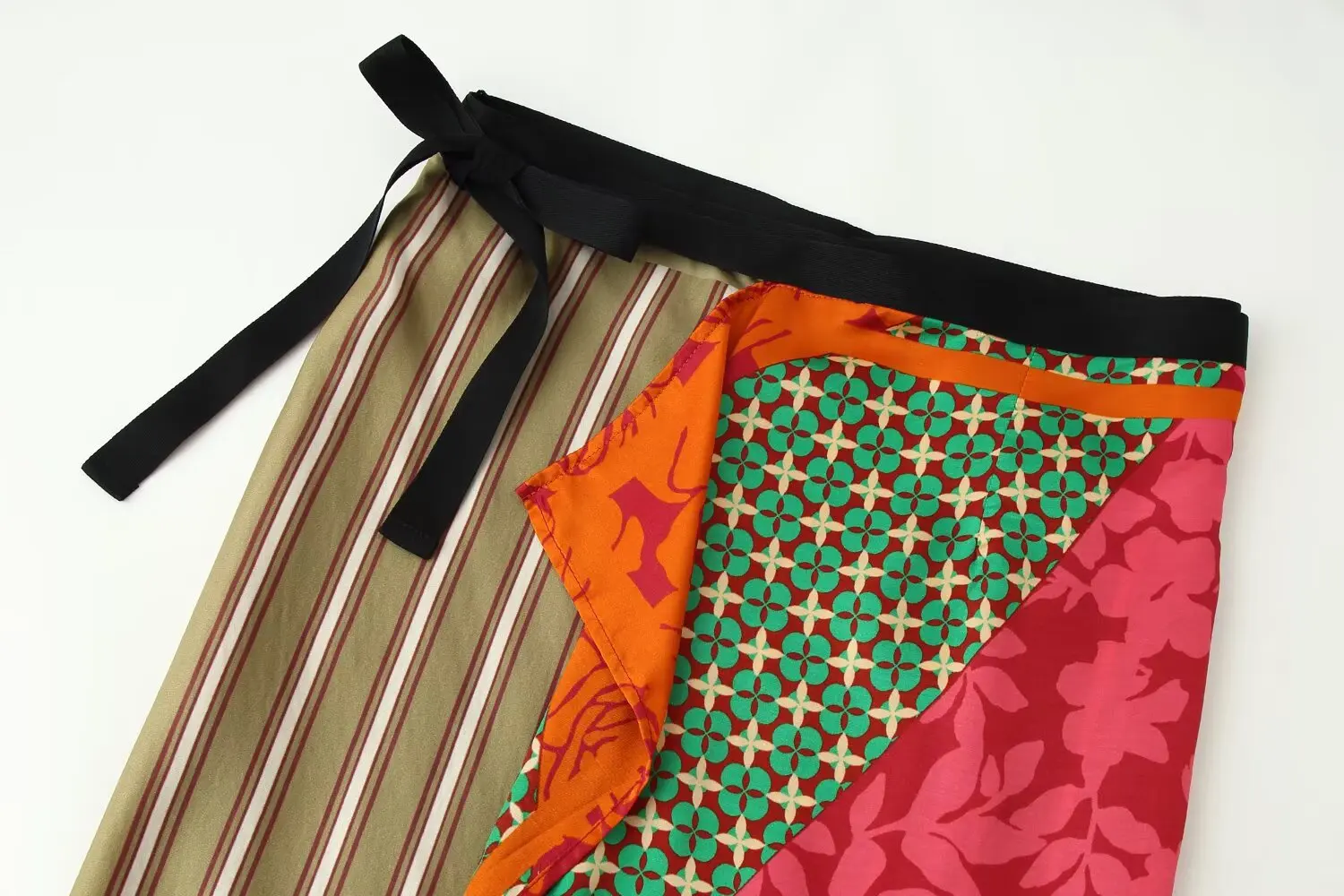 KONDALA Vintage Patchwork-Print Bohemian Damen-Maxirock – Modischer Sommer 2026 Schnürrock mit Streifen für Urlaub und Strand, Asymmetrischer Rock – Detail 11