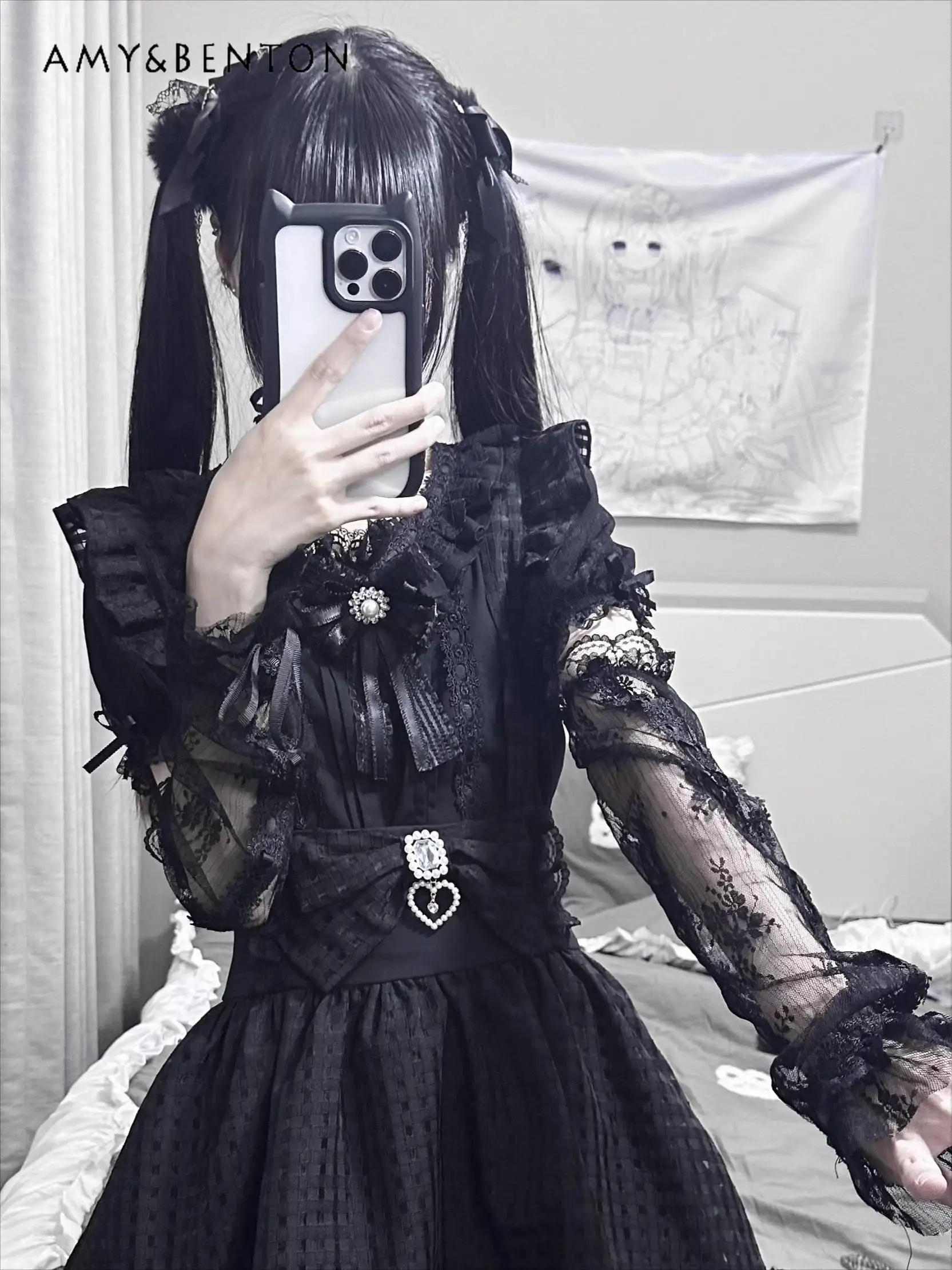 

Original Design Mass-produced Mine Series Short-sleeved Sleeves Bow Lace Japanese Sweet Splicing Color Shirt Women Lolita Top