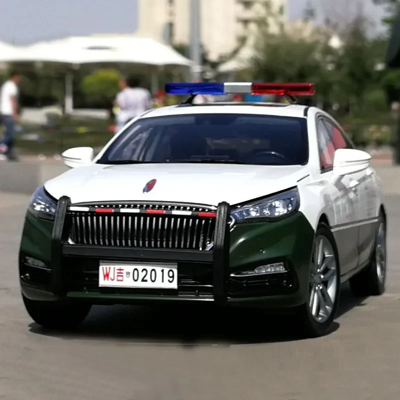

Original Century Dragon Hongqi H5 sedan Armed version 1:18 alloy simulation car model