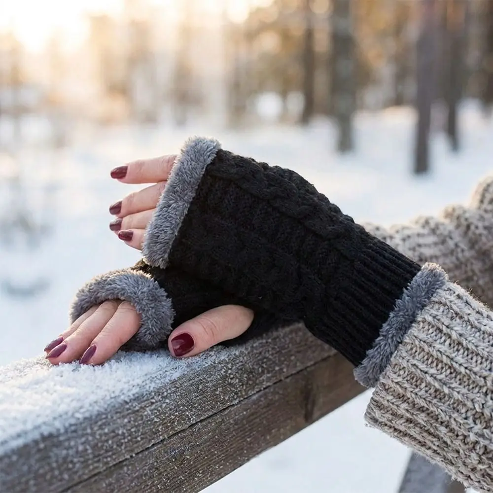 New Warm Knitted Gloves Windproof Soft Gloves Faux Fur Knit Winter Women Gloves Writing