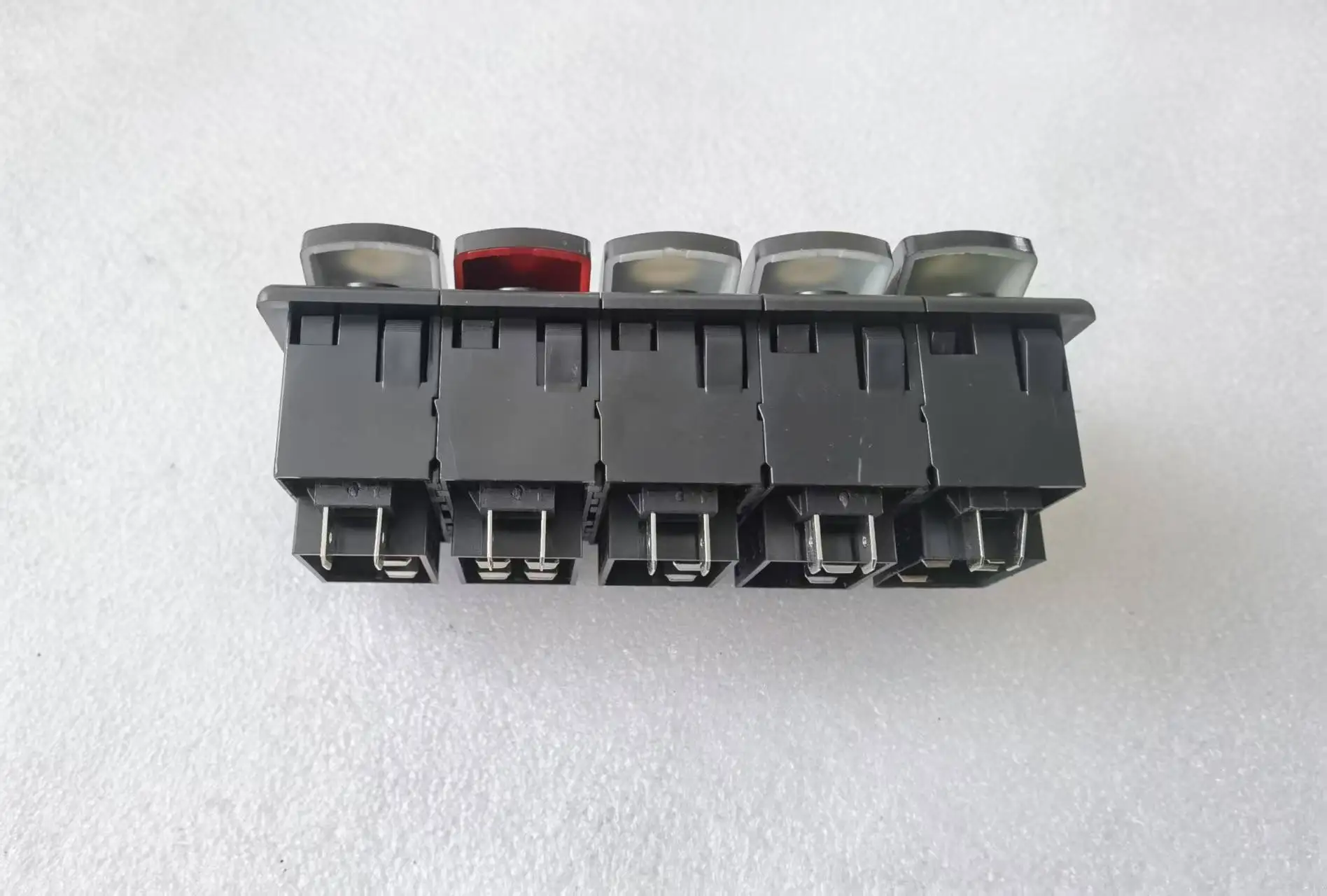 JK932-E300 switch for Yituo YTO X704 - X904 tractor / switch for Yituo ME304-ME554 tractor, please check your old switch fristly