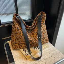 PU Leopard Print 2024 Borsa a tracolla di alta qualità Cerniera di grande capacità Borsa tote alla moda alla moda Borsa morbida semplice popolare