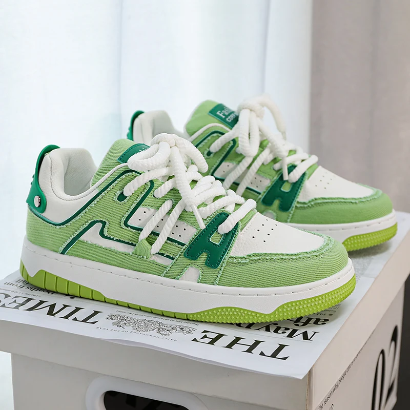 

New Men's Outdoor Sports Canvas Shoes – Lightweight & Comfortable Design with Thick Sole for Cushioning & Support. Ideal for Hik