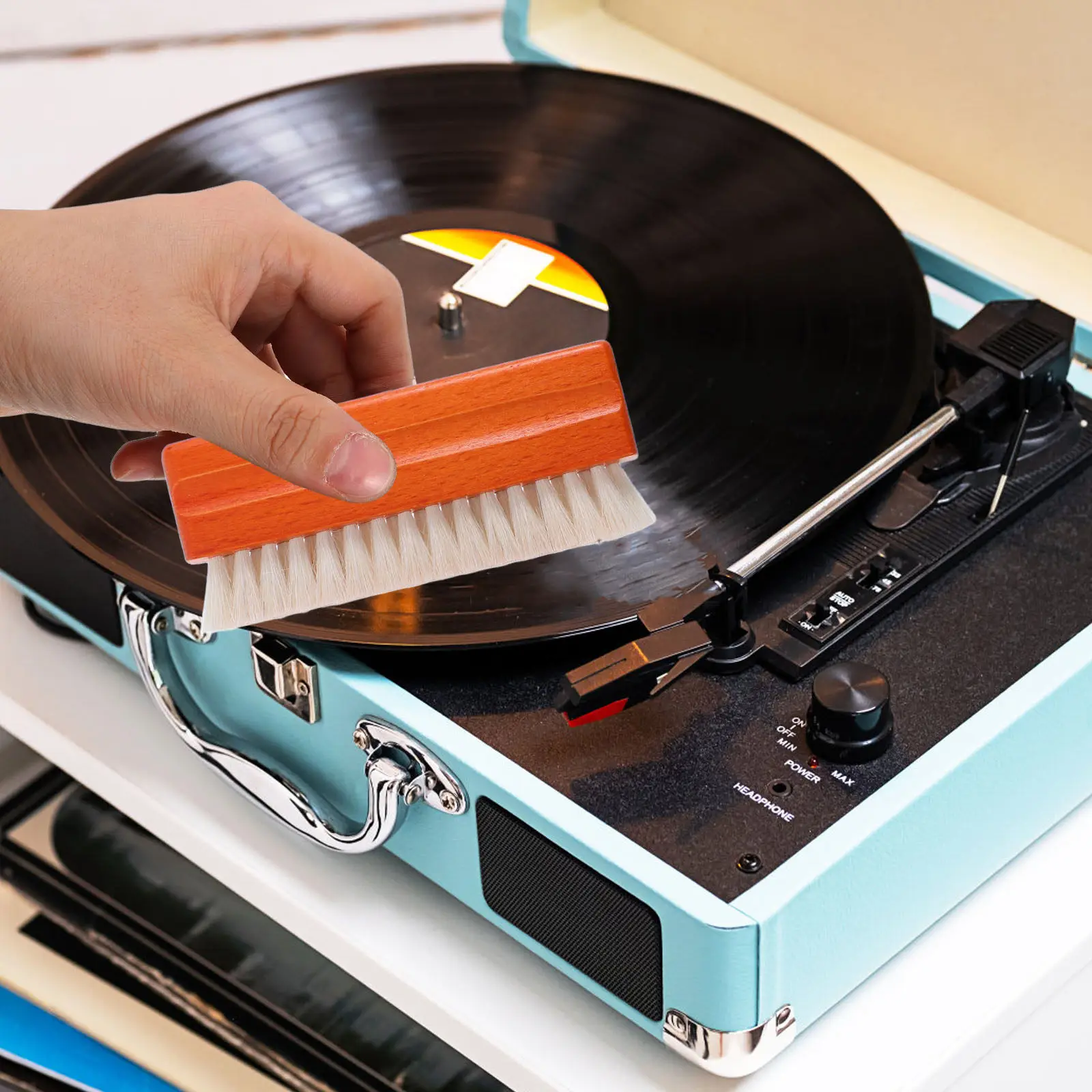 2Pcs Vinyl Record Cleaner Brush Kit Beech Wood Handle Ergonomic Design Dust Removal Groove Safe for Collectors Music Lovers