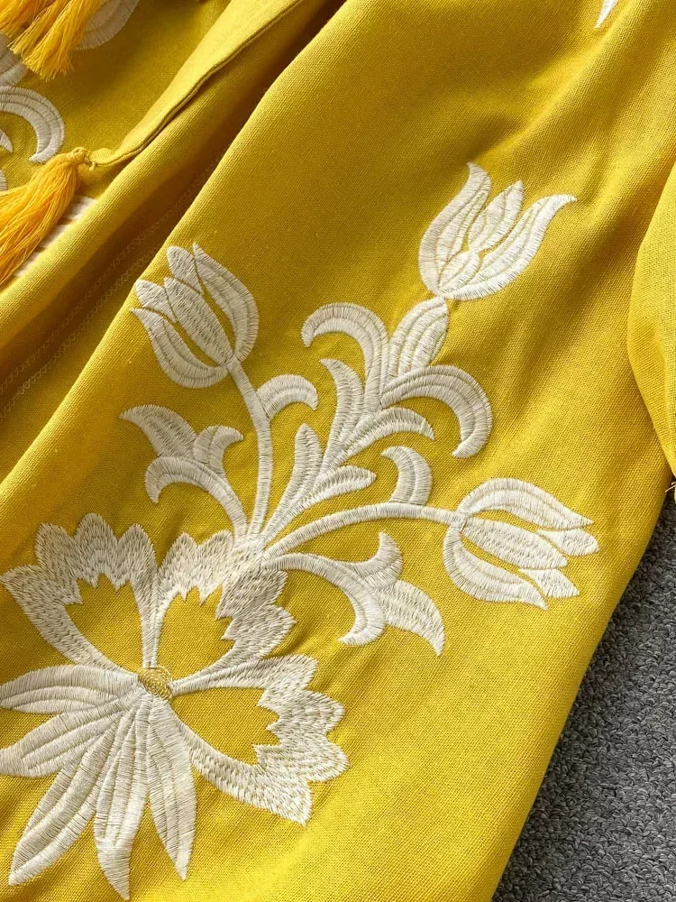 New Spring Autumn Women\'s Embroidered Dress V-neck Tie Split Retro Indie Folk Style Holiday Beach Long Dress Women GD679