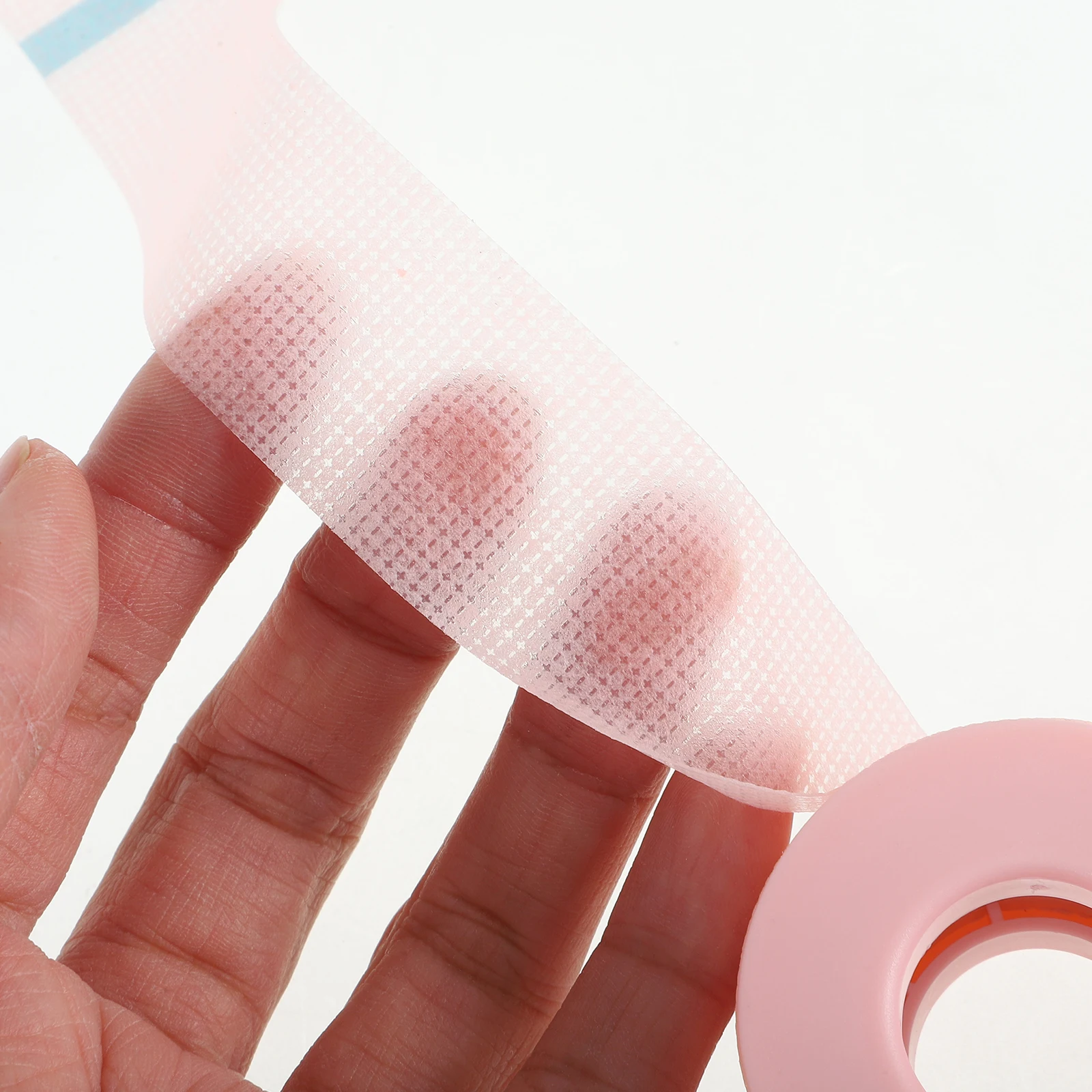 

1 Roll Eyelash Extension Tape Lash Adhesive Strips Breathable Comfortable Beauty Supplies Salon Makeup Tools Eyelid Lifter
