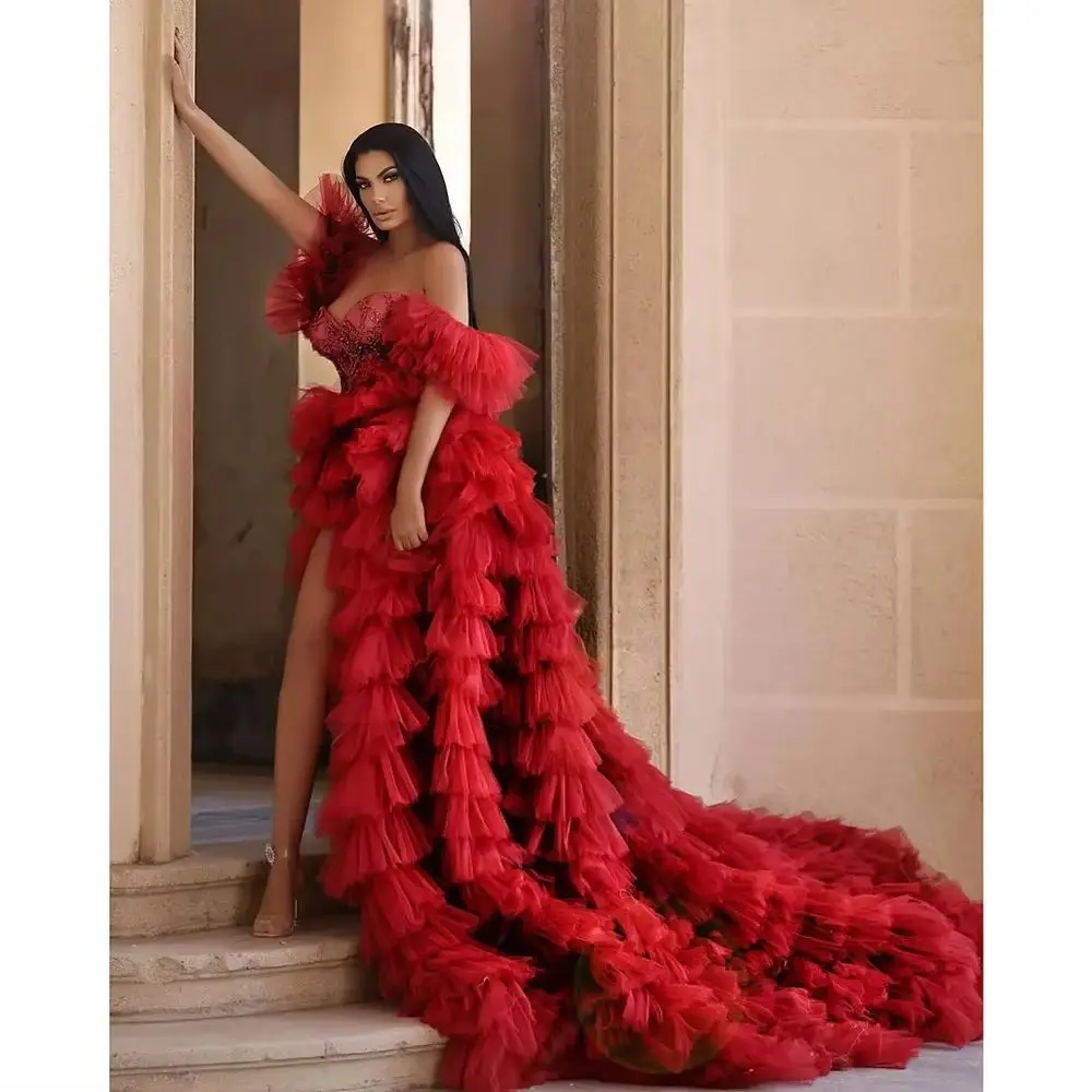 Classic Red Wedding Dresses Sleeveless Off Shoulder Train Appliques Long Dress Tiered Tulle Formal Occasion Gorgeous Bridal Gown
