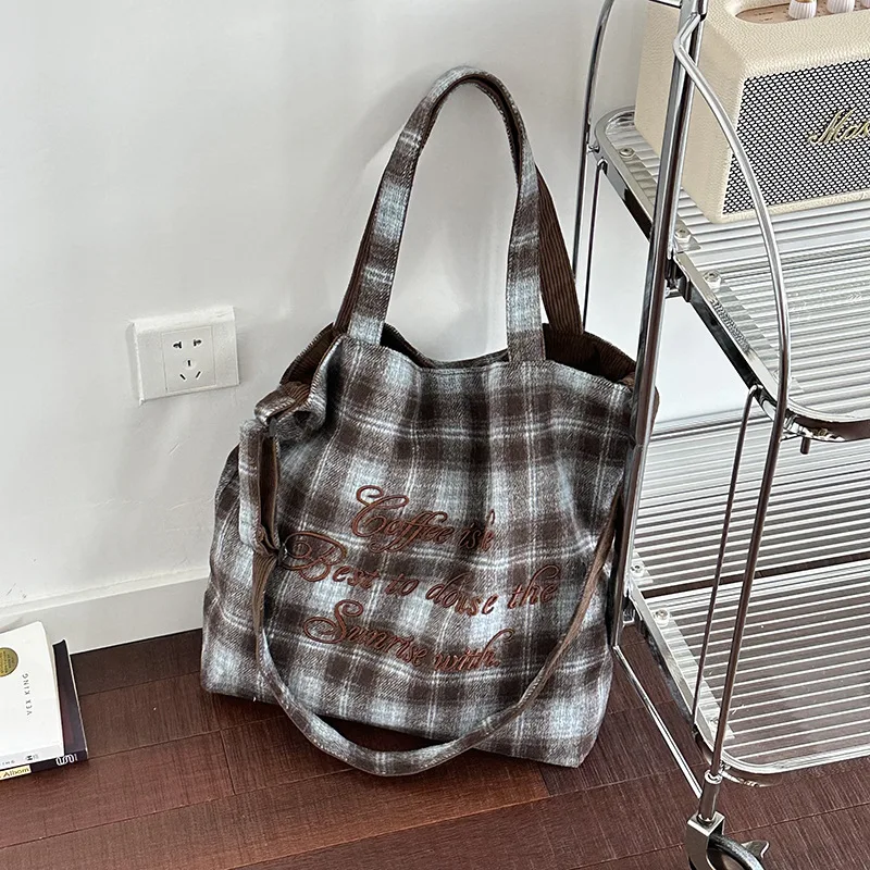 

Винтажные клетчатые шерстяные женские сумки на плечо с вышивкой букв, женская сумка через плечо, повседневная универсальная женская сумка большой вместительности