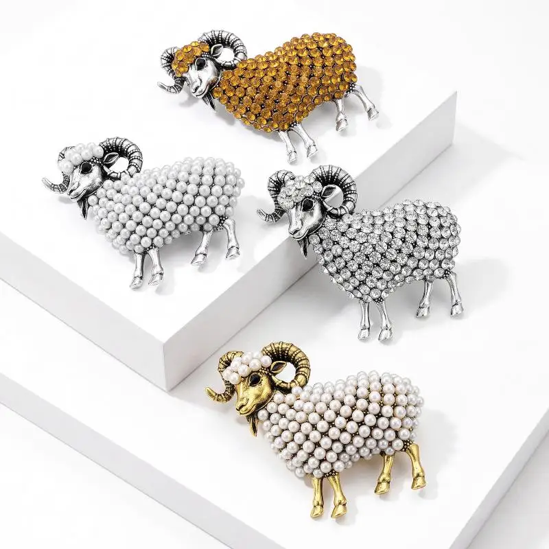 Cute Creativity Sheep Brooch Imitation Pearl Clear Rhinestone Cute Lamb Clothing Jewelry Accessory New Year Gift