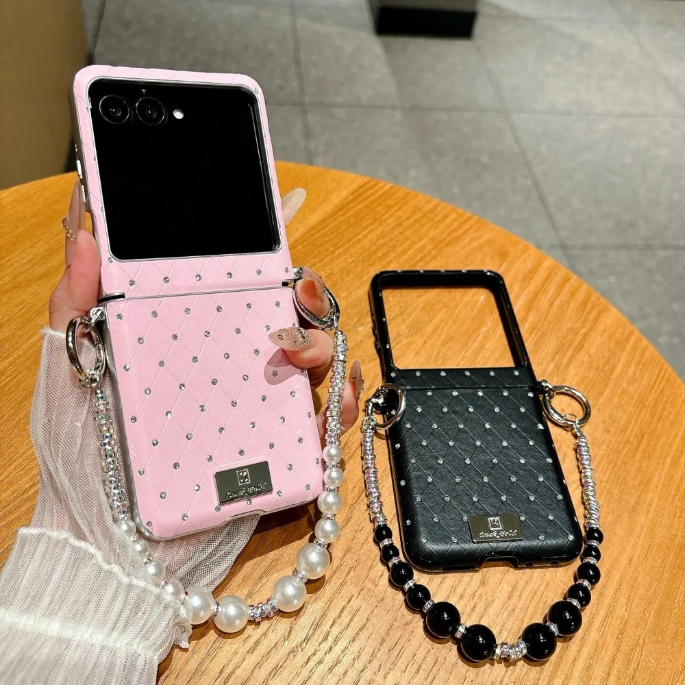 

Phone Case For Motorola Moto Raz 50 60 70 Ultra Fashion Bracelet Hard Shell Axis Protection Solid Color Shockproof Back Cover